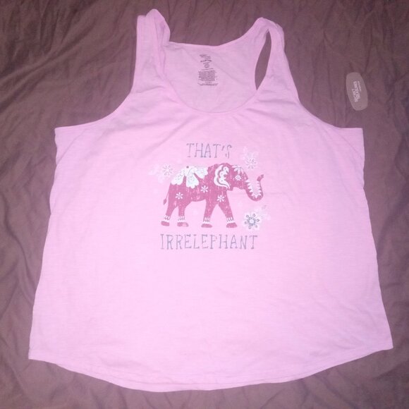 Shorts and tank top - Picture 5 of 7